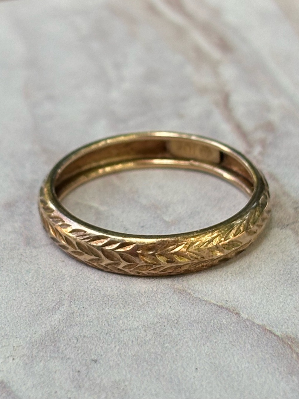 Vintage 10K Yellow Gold Hand Engraved Wheat Pattern Ring Band Sz 8 Stamped 0.85g